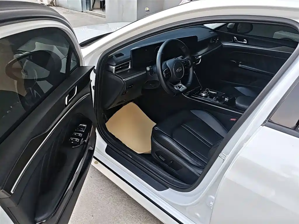 Kia K5 2020 270T CVVD Luxury Tech Version фото 16