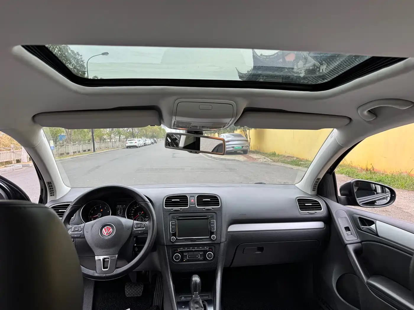 Volkswagen Golf 2012 1.4TSI Automatic Luxury фото 8