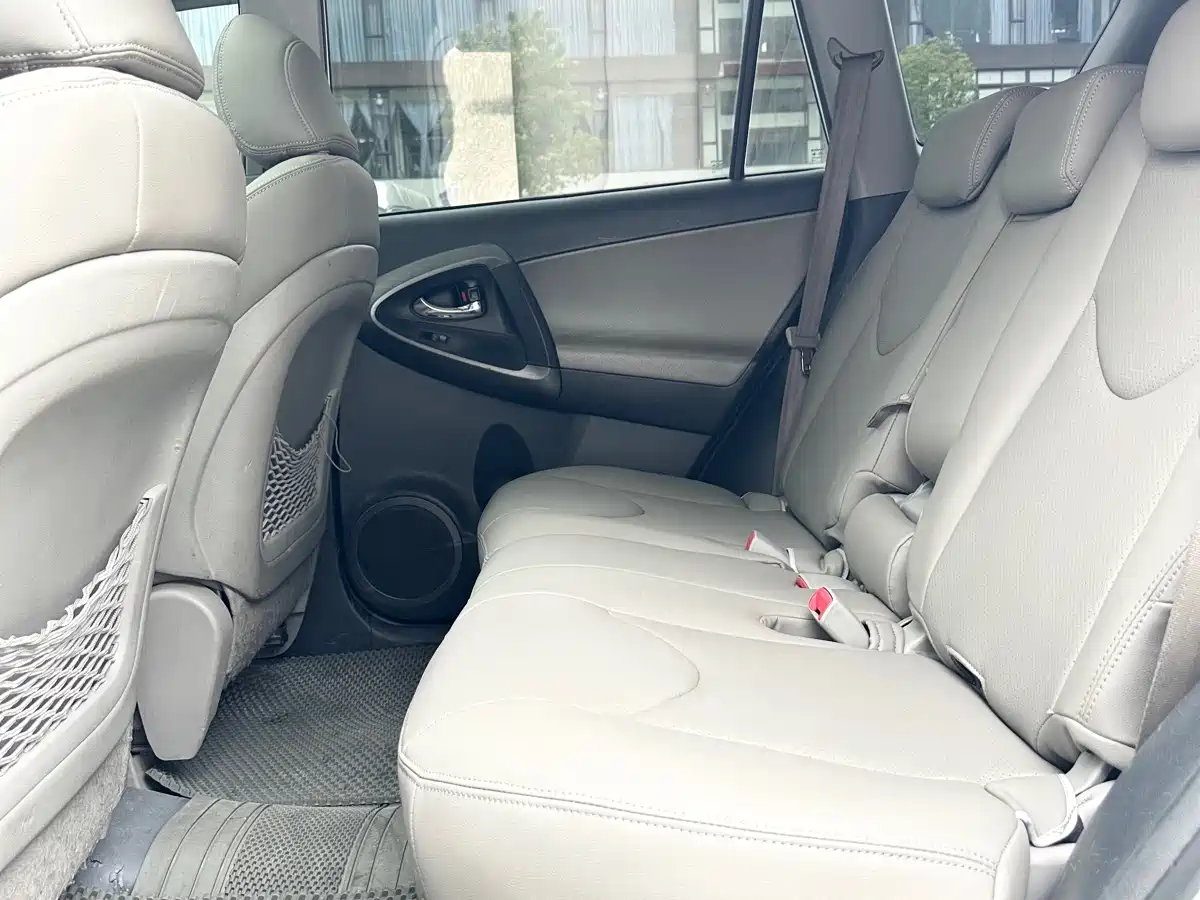 Toyota RAV4 Rongfang 2009 2.4L Automatic Luxury Navigation Edition фото 6