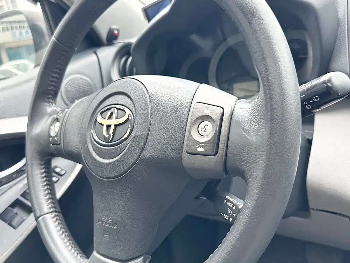 Toyota RAV4 Rongfang 2009 2.4L Automatic Luxury Navigation Edition фото 13