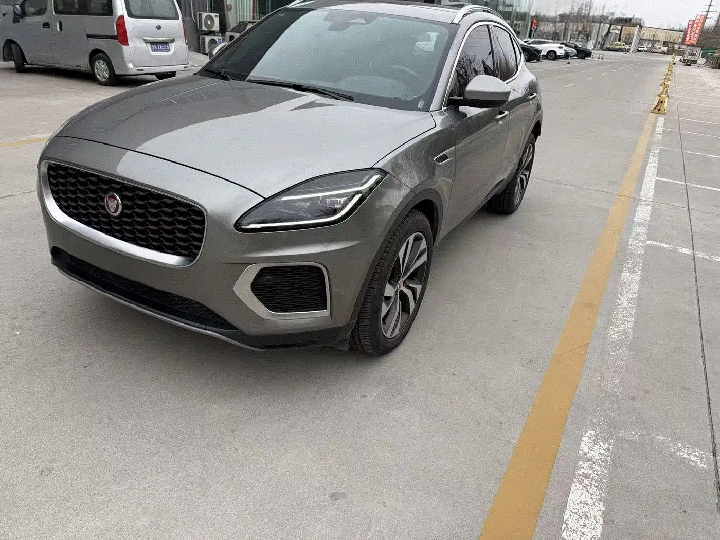 JAGUAR E PACE