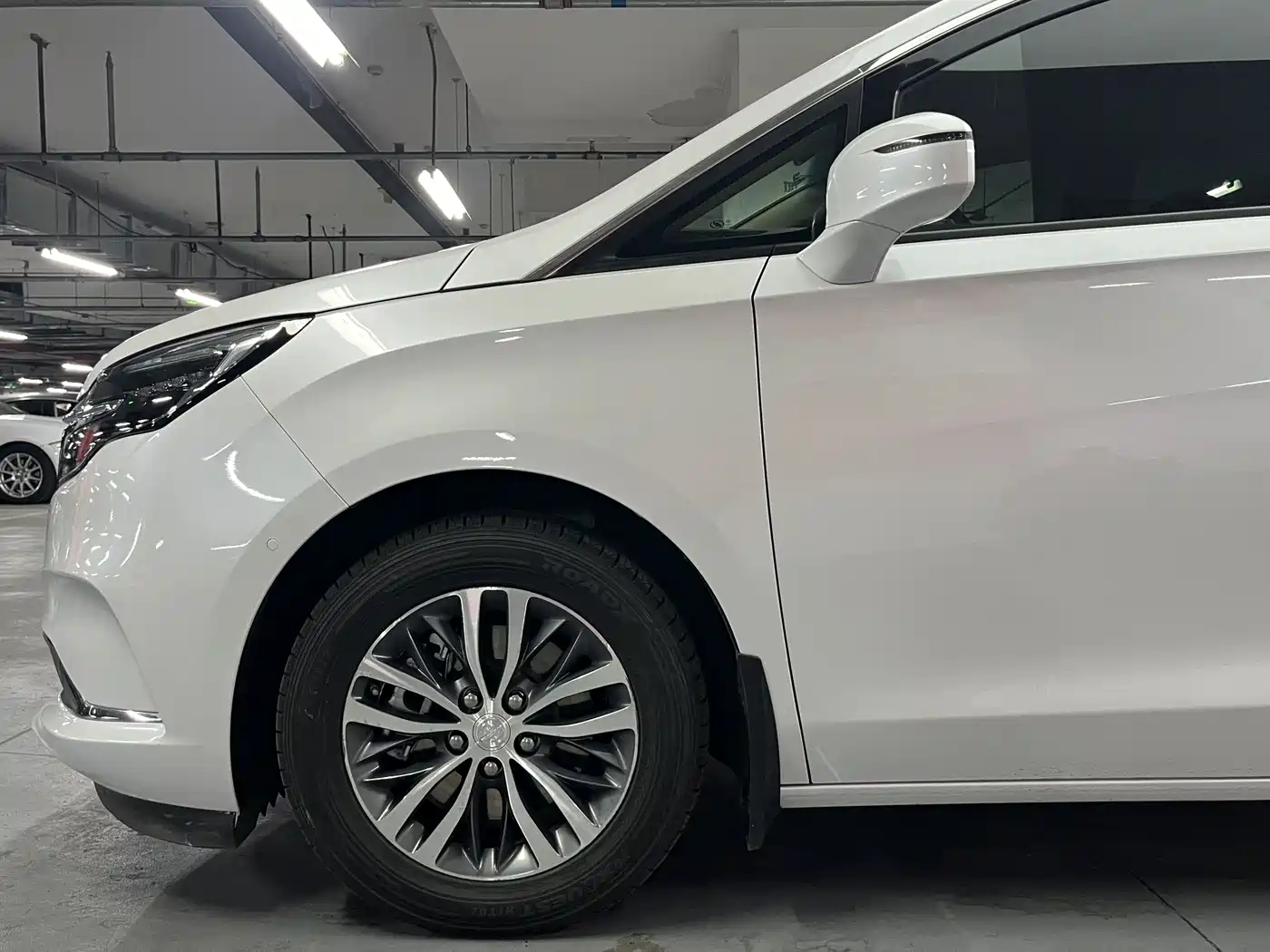 Buick GL8 2021 ES Landlord 653T Premium фото 26