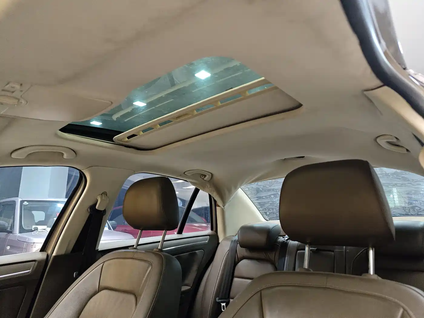 Volkswagen Bora 2014 1.6L Automatic Comfort Edition фото 12
