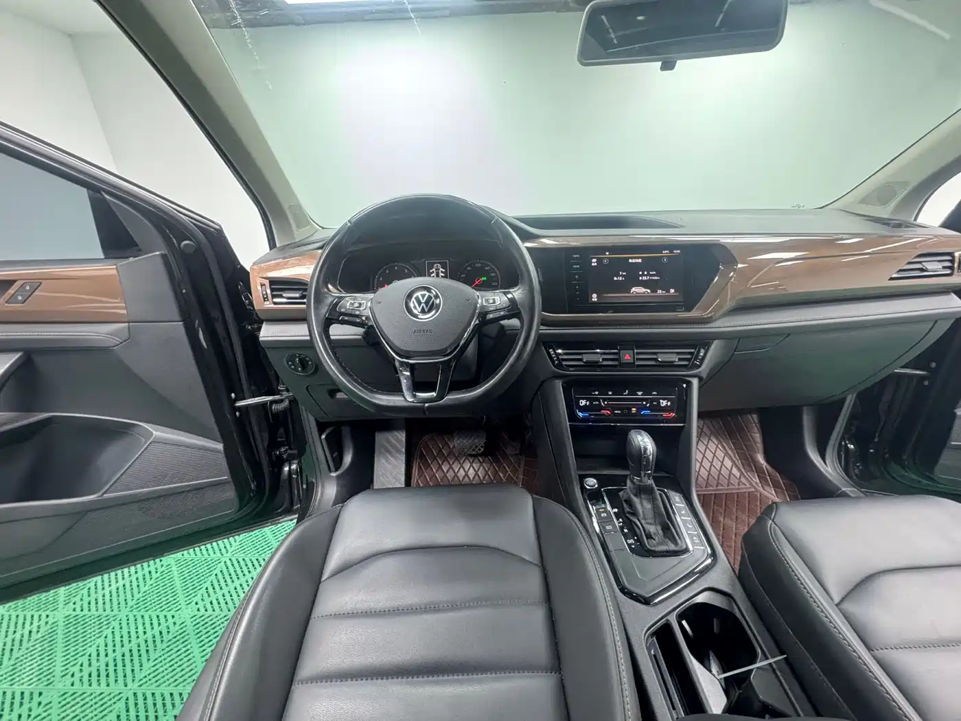 Volkswagen Tharu 2021 280TSI 2WD Luxury Plus фото 17