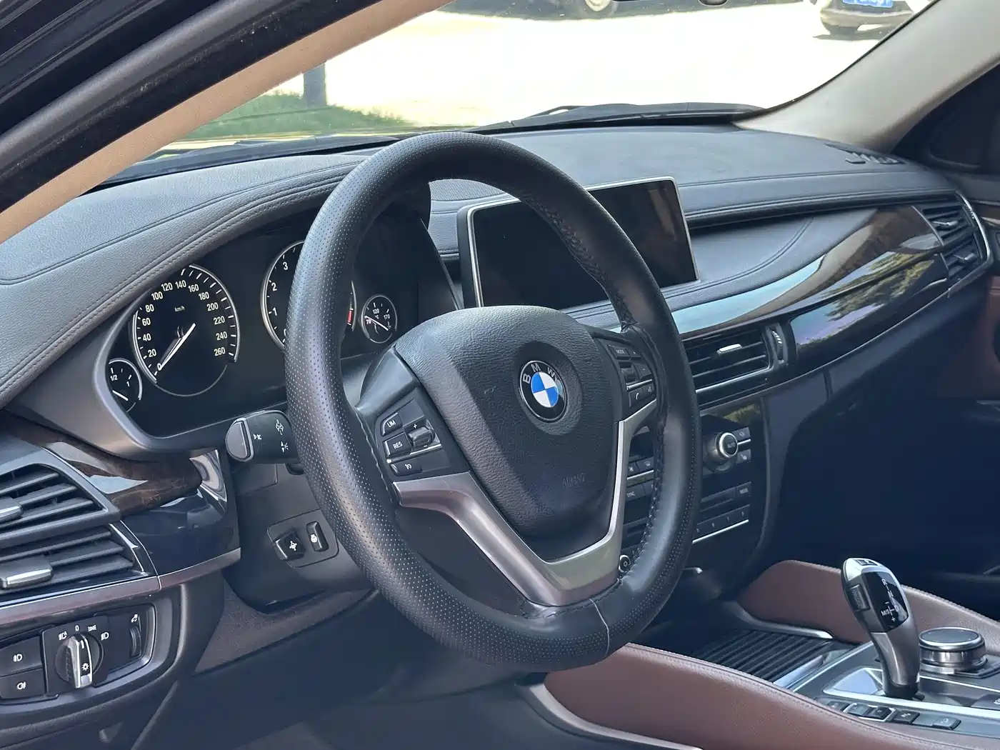 BMW X6 2017 xDrive28i фото 14