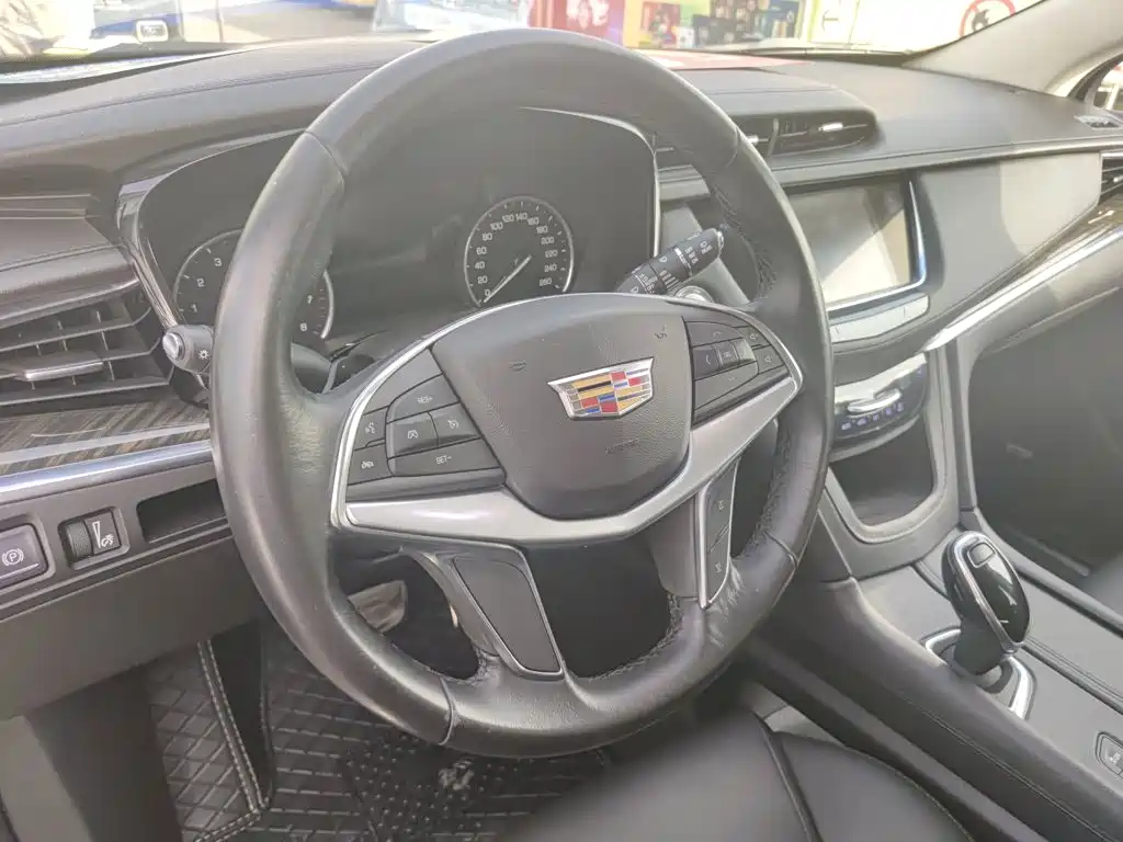 Cadillac XT5 2017 2017 Anniversary Edition 28T 4WD Luxury