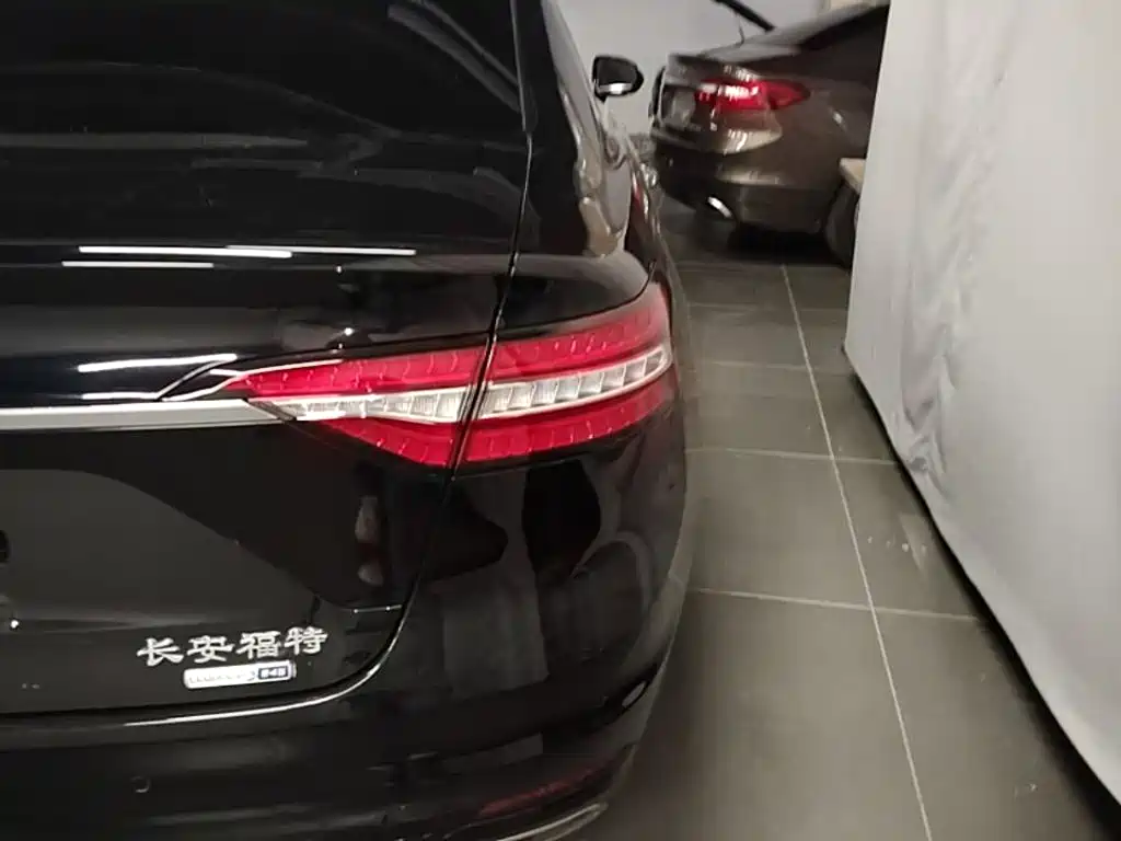 FORD TAURUS