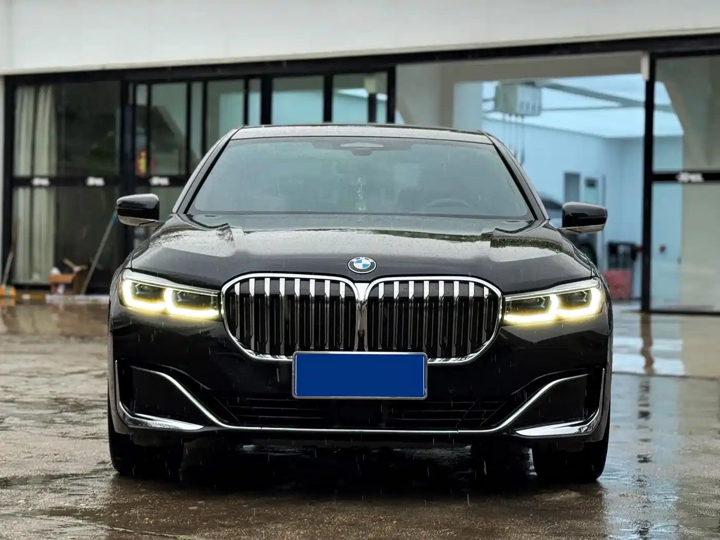 BMW 7 Series 2019 740Li xDrive Executive Luxury Package фото 2
