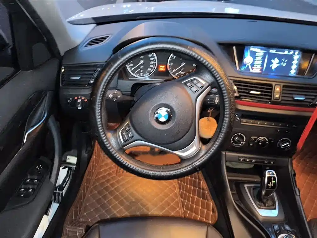 BMW X1 2015 Model sDrive18i Fashion Advanced Edition фото 3