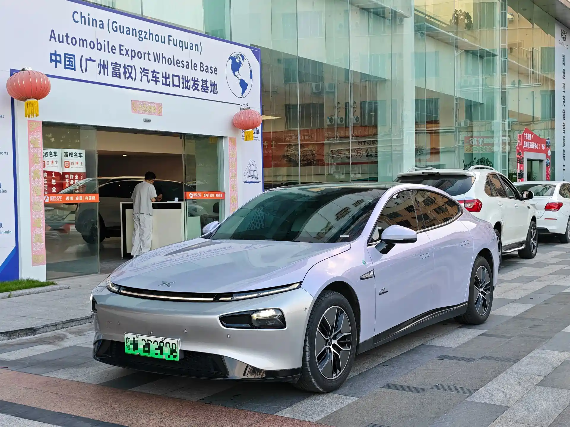 Фото 1 - XPeng P7