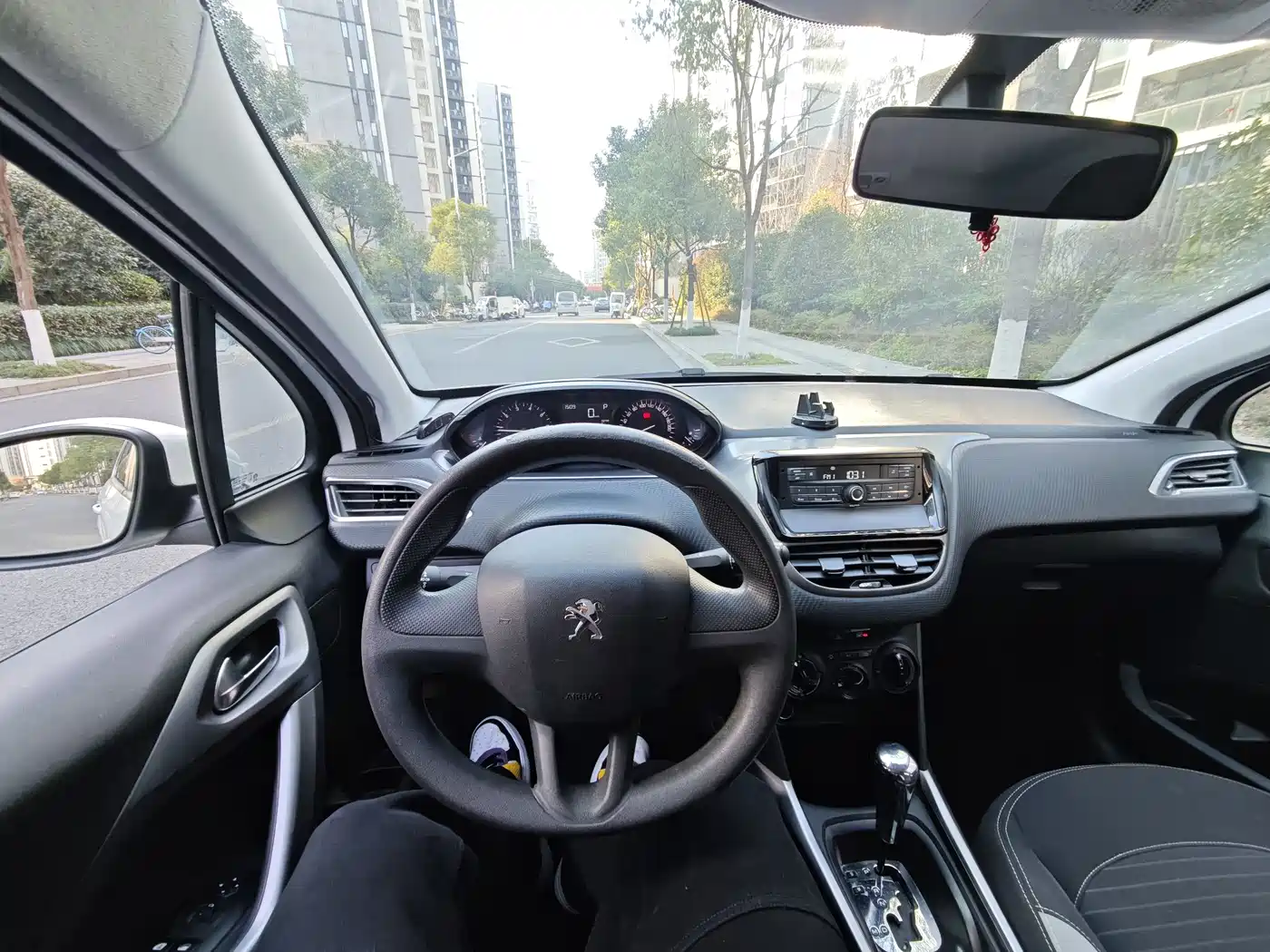 Peugeot 2008 2014 1.6L Automatic Trend Edition фото 9
