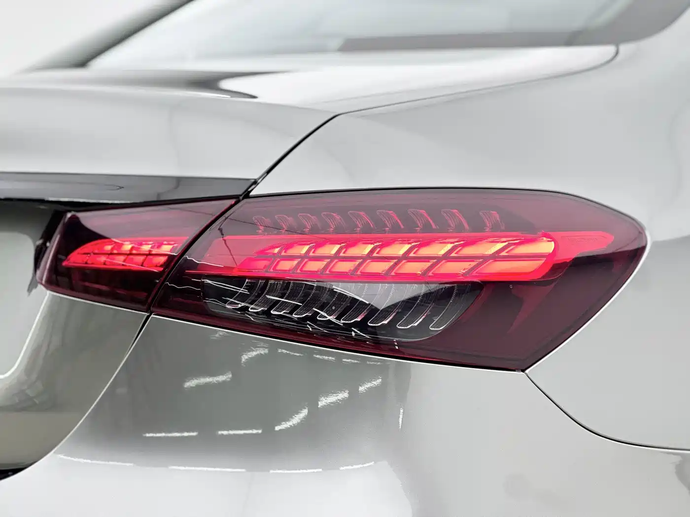 Mercedes-Benz E-Class 2021 E 300 L Sport Fashion фото 5