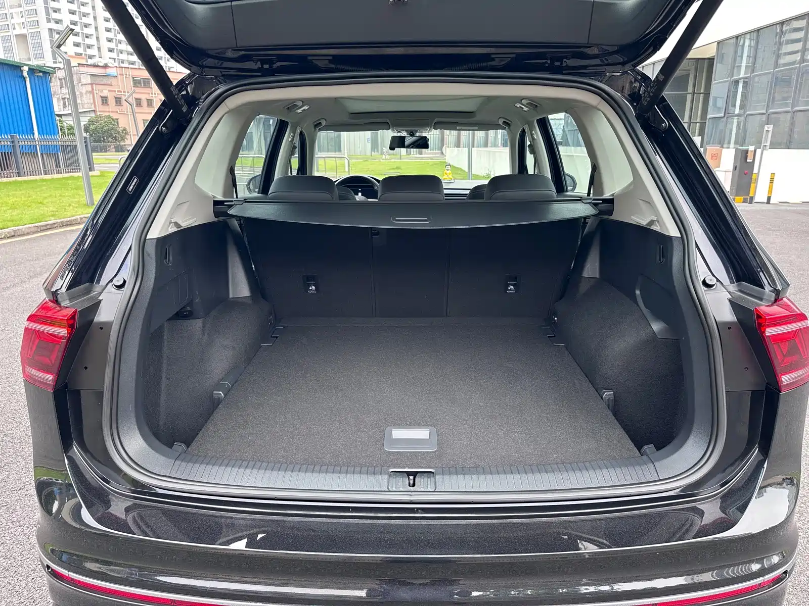 Фото 13 - Volkswagen Tiguan L