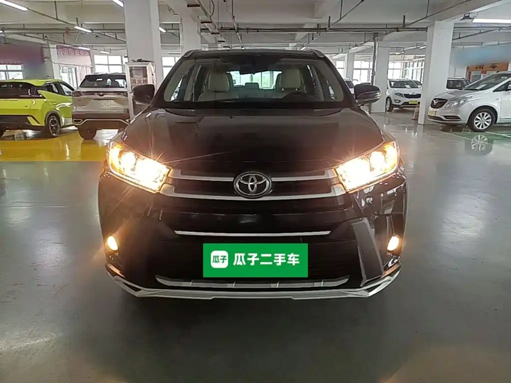 Фото 3 - Toyota Highlander