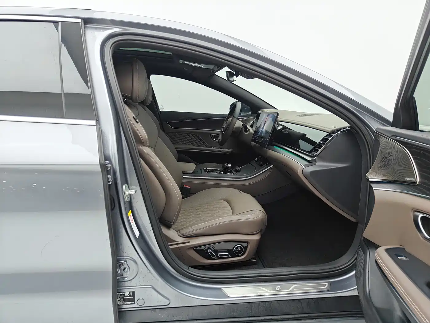 BYD Han 2024 Model DM-i Glory Edition 121KM Premium Type фото 16