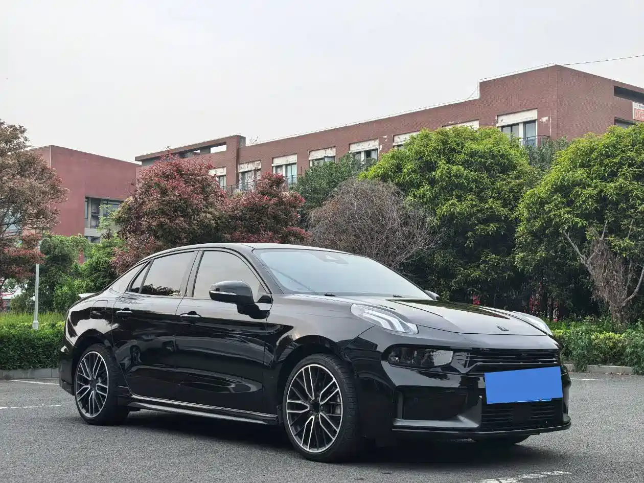 Lynk & Co 03 2022 03+ 2.0TD Auto Wind Rider Edition фото 7