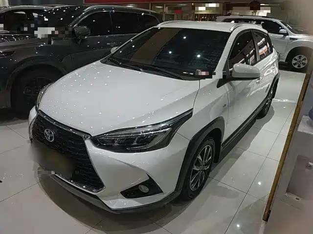 Toyota Yaris L Toyota Yaris L, X 1.5L CVT, Люкс, PLUS