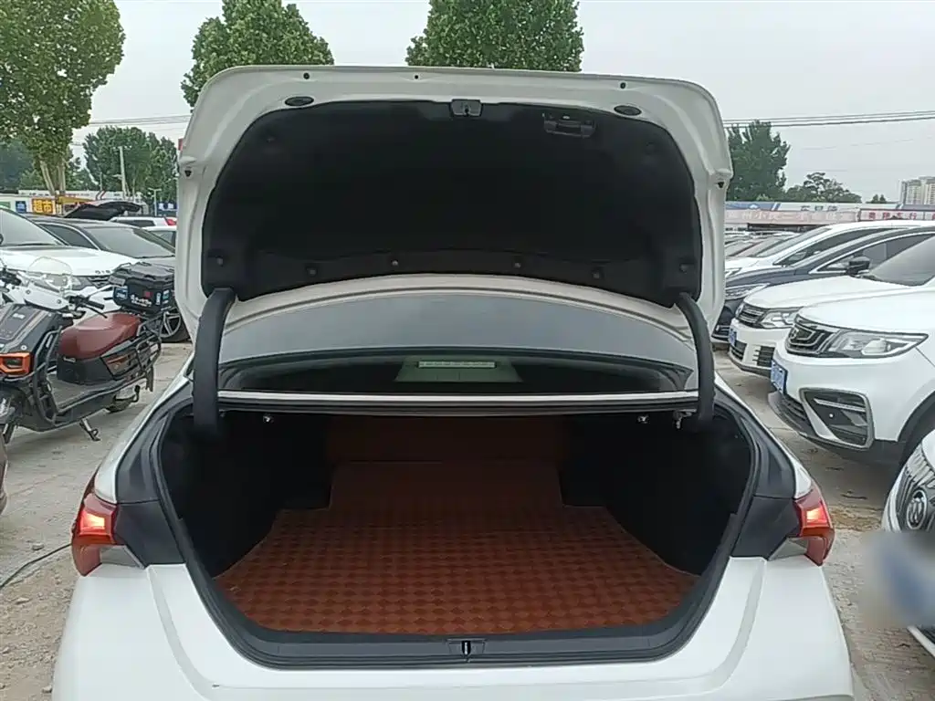 Toyota Avalon 2019 2.0L XLE Premium Edition (China VI) фото 19