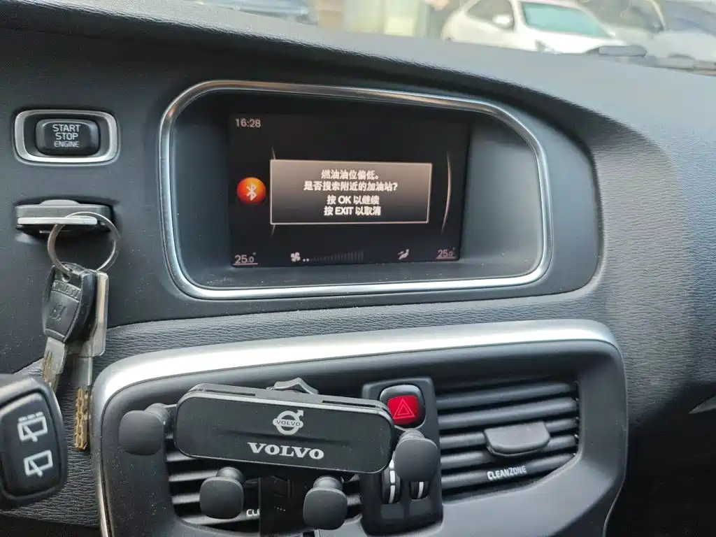 Volvo V40 2018 2018 T3 R-Design Edition