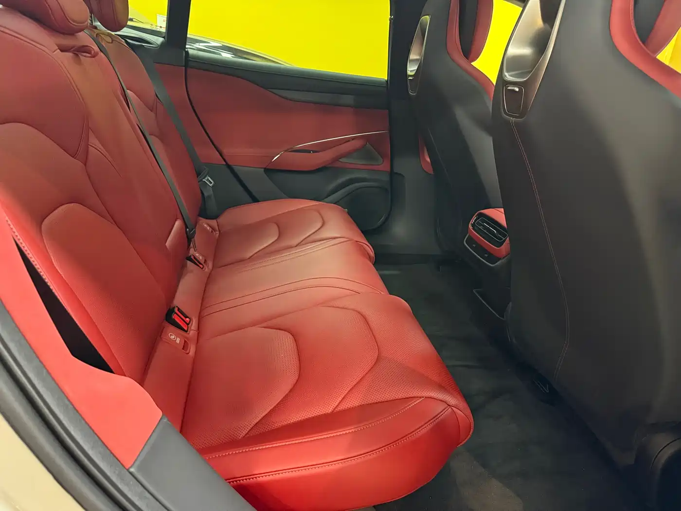 Xiaomi Auto Xiaomi SU7 2024 AWD Extended Range Advanced Smart Driving Max Edition фото 10