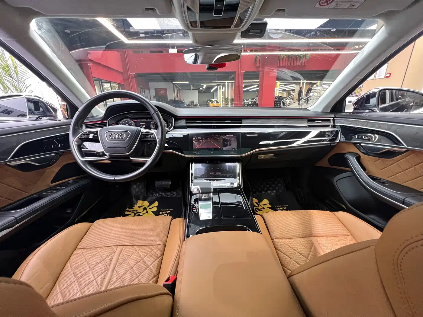 Фото 10 - Audi A8
