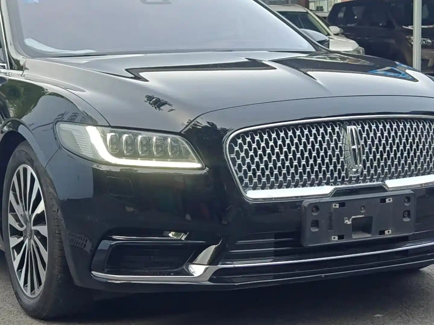Фото 3 - Lincoln Continental