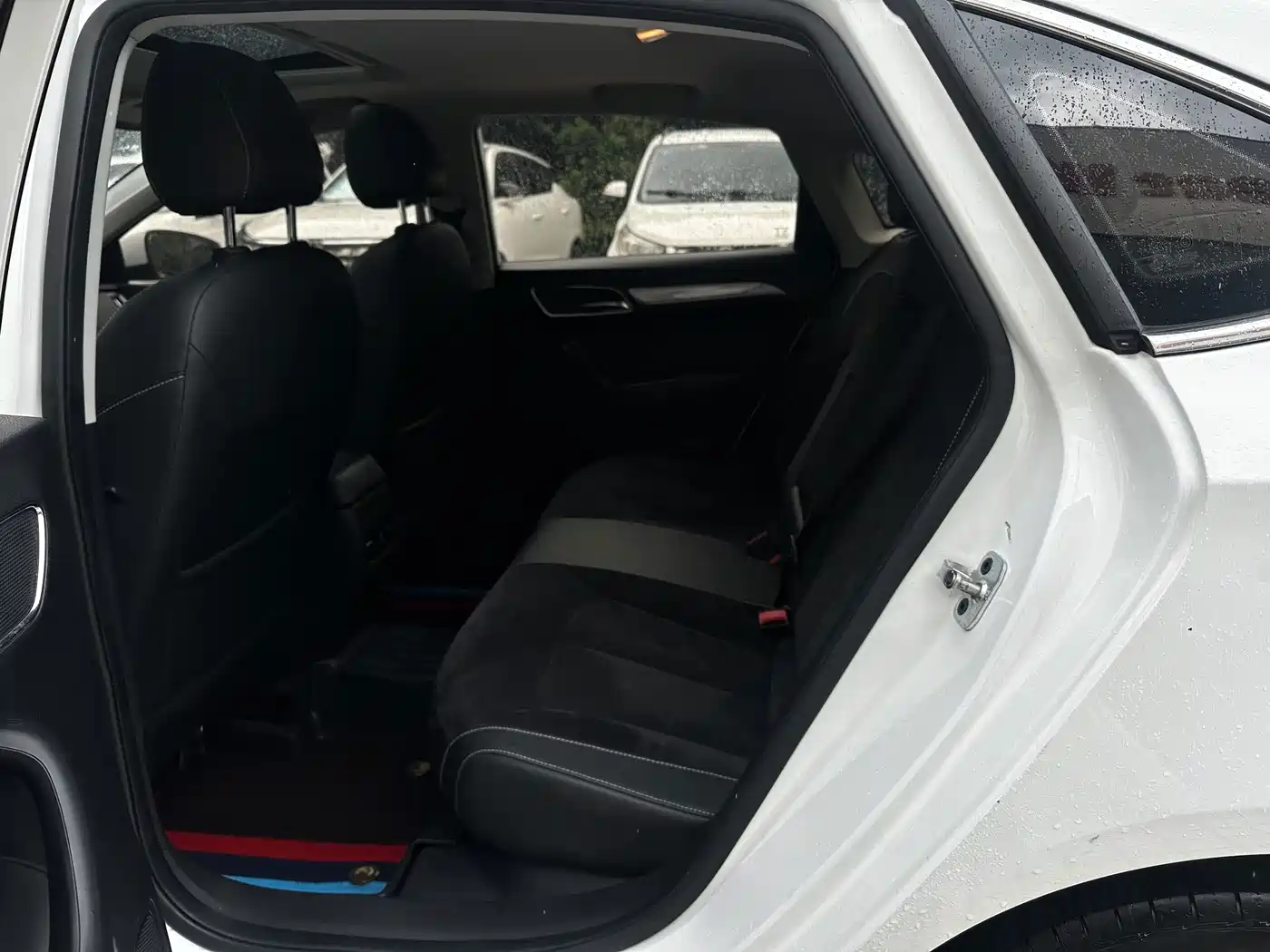 Roewe i6 New Energy 2017 2017 45T Hybrid Connected Smart Premium Edition