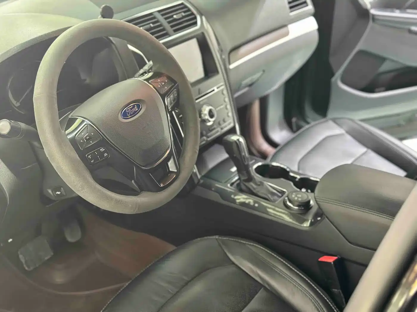 Фото 7 - Ford Explorer (Import)