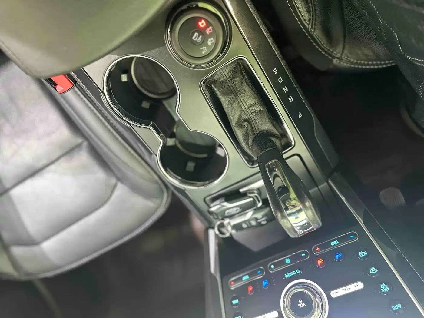 Фото 14 - Ford Explorer (Import)