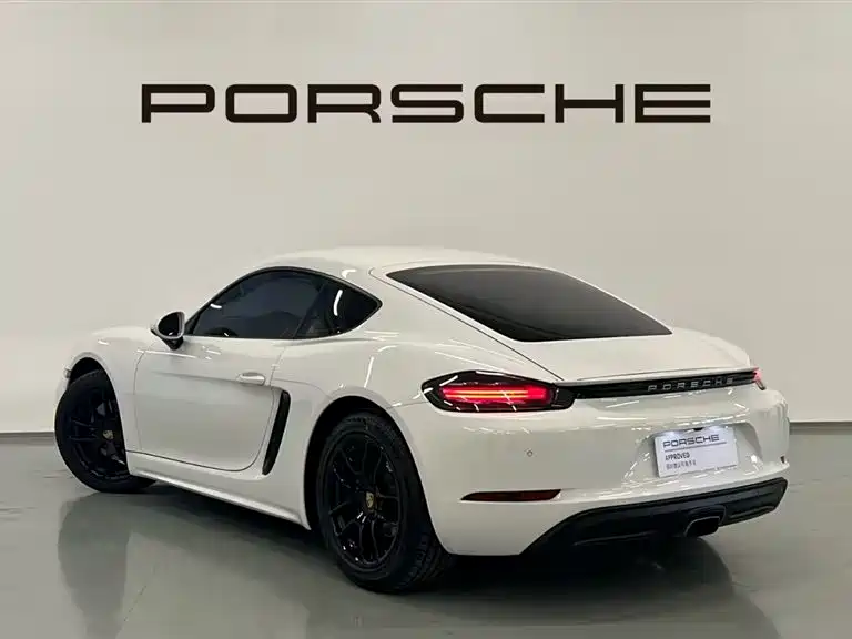Porsche 718 2018 Cayman 2.0T фото 6
