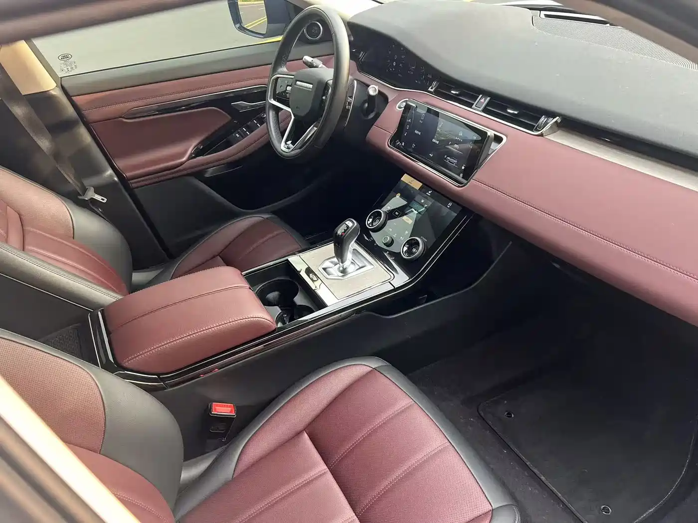 Land Rover Range Rover Evoque 2022 Range Rover Evoque L 249PS R-Dynamic Luxury Edition фото 15