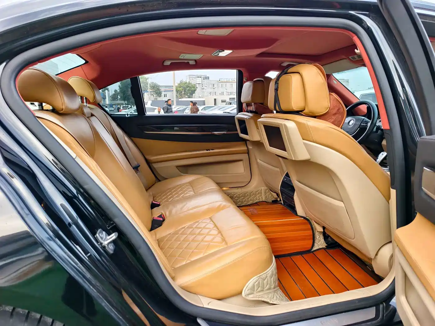 BMW 7 Series 2009 730Li Leading фото 21
