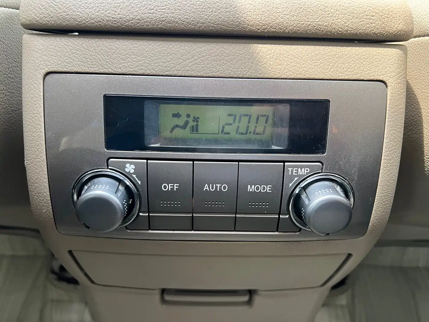 Toyota Highlander 2012 2.7L 2WD 7-Seater Luxury Edition фото 12