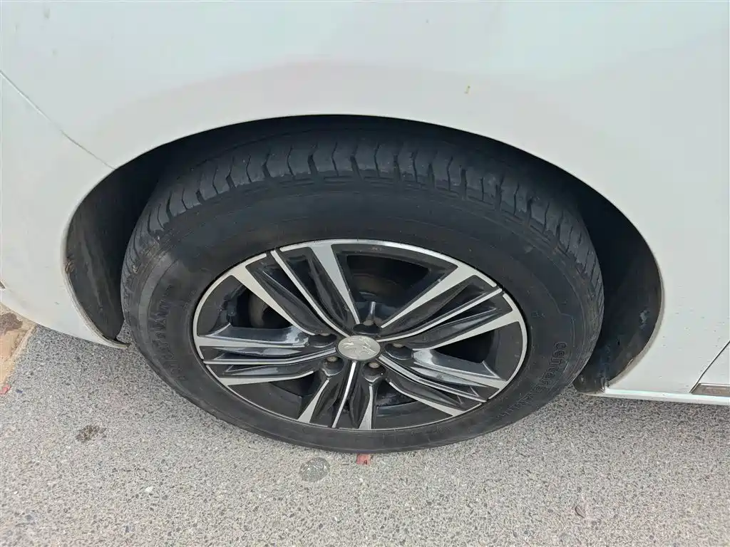 Peugeot 308 2019 1.6L Automatic Luxury Version China V фото 23
