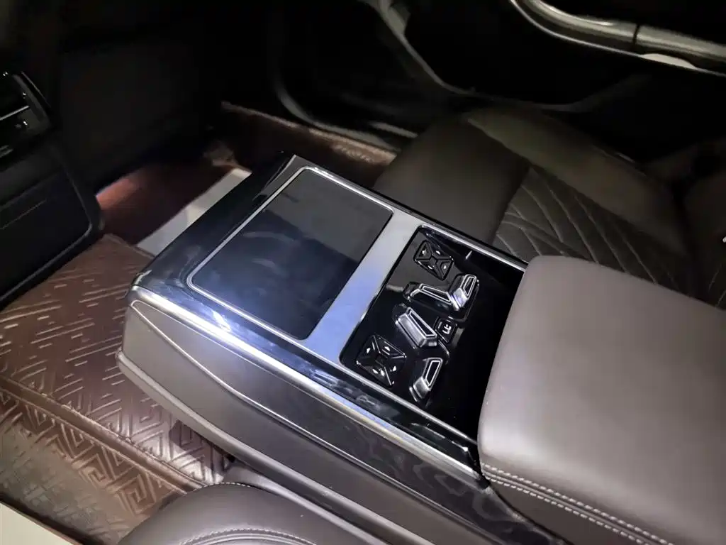 Audi A8 2023 A8L 50 TFSI quattro Exclusive фото 10