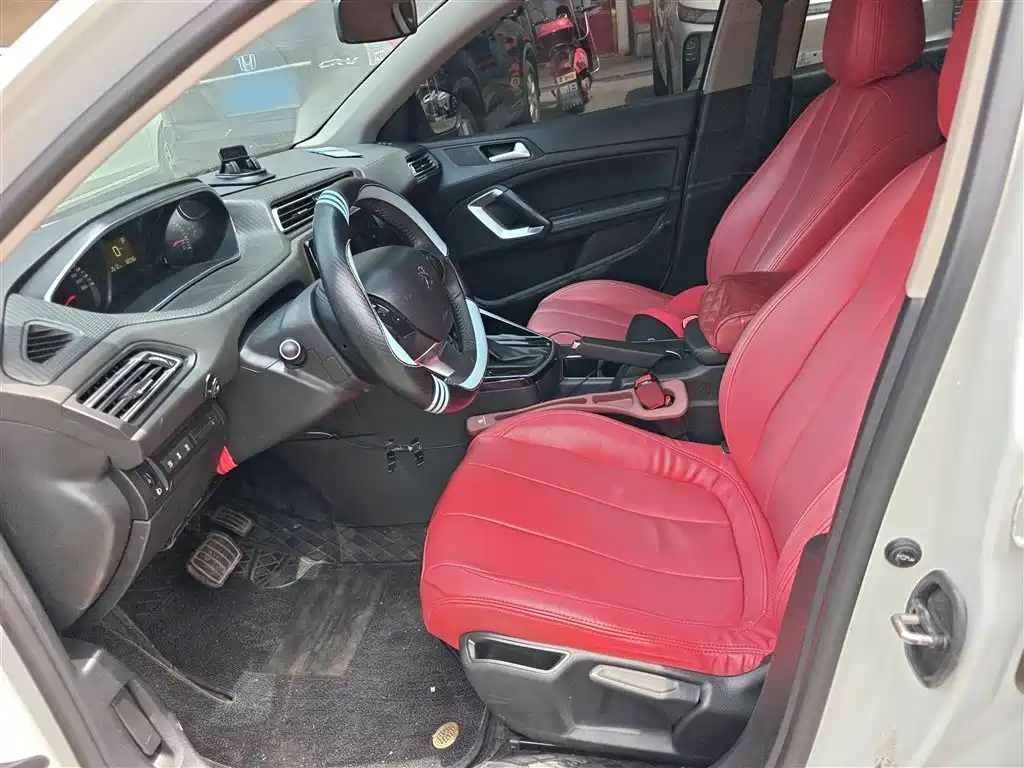 Peugeot 308 2019 1.6L Automatic Luxury Version China V фото 15