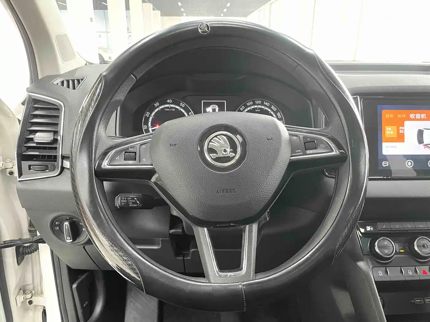 Škoda Karoq 2021 TSI280 Luxury Edition фото 8