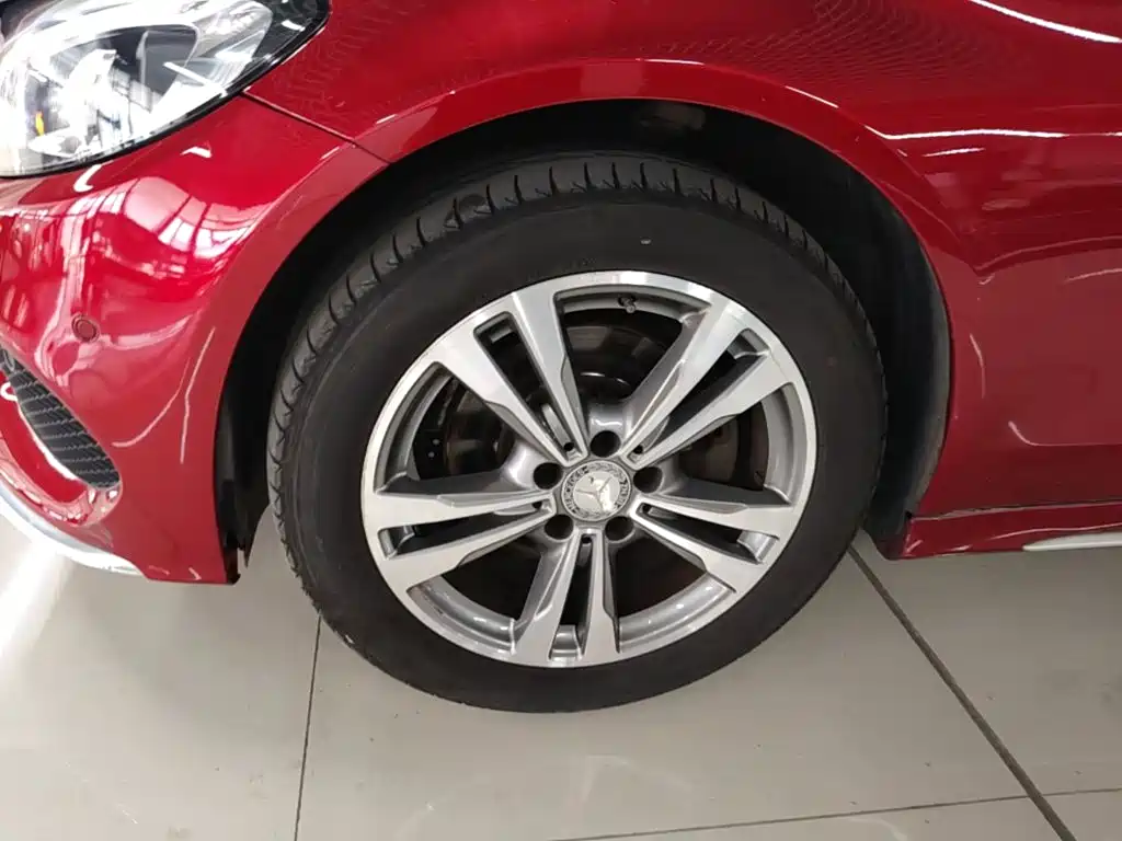 Фото 23 - Mercedes-Benz C-Class