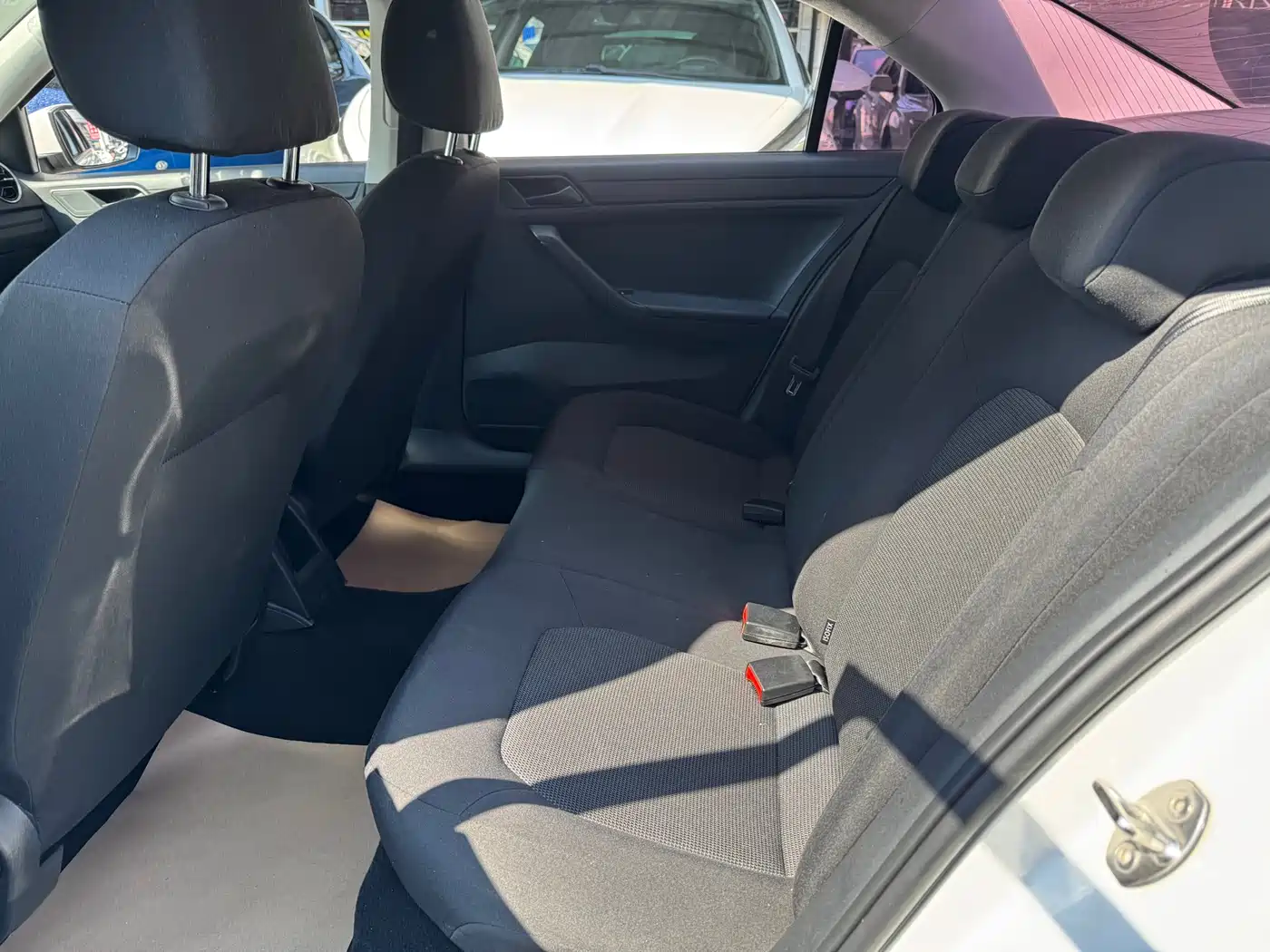 Volkswagen Jetta 2017 1.5L Automatic Fashion фото 7