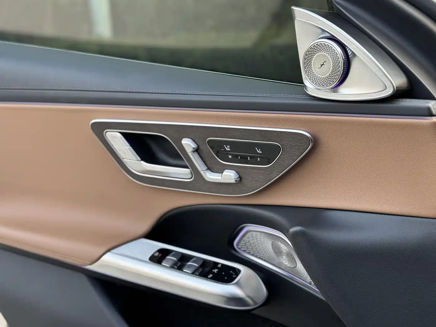 Mercedes-Benz E-Class 2024 E 300 L Fashion фото 9