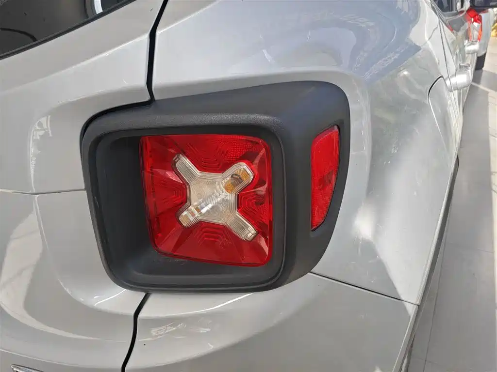 Jeep Renegade 2017 2016 1.4T Automatic High-Energy Edition