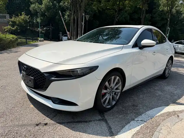 Mazda Mazda3 Axela 2.0L, Автомат, Элеганс