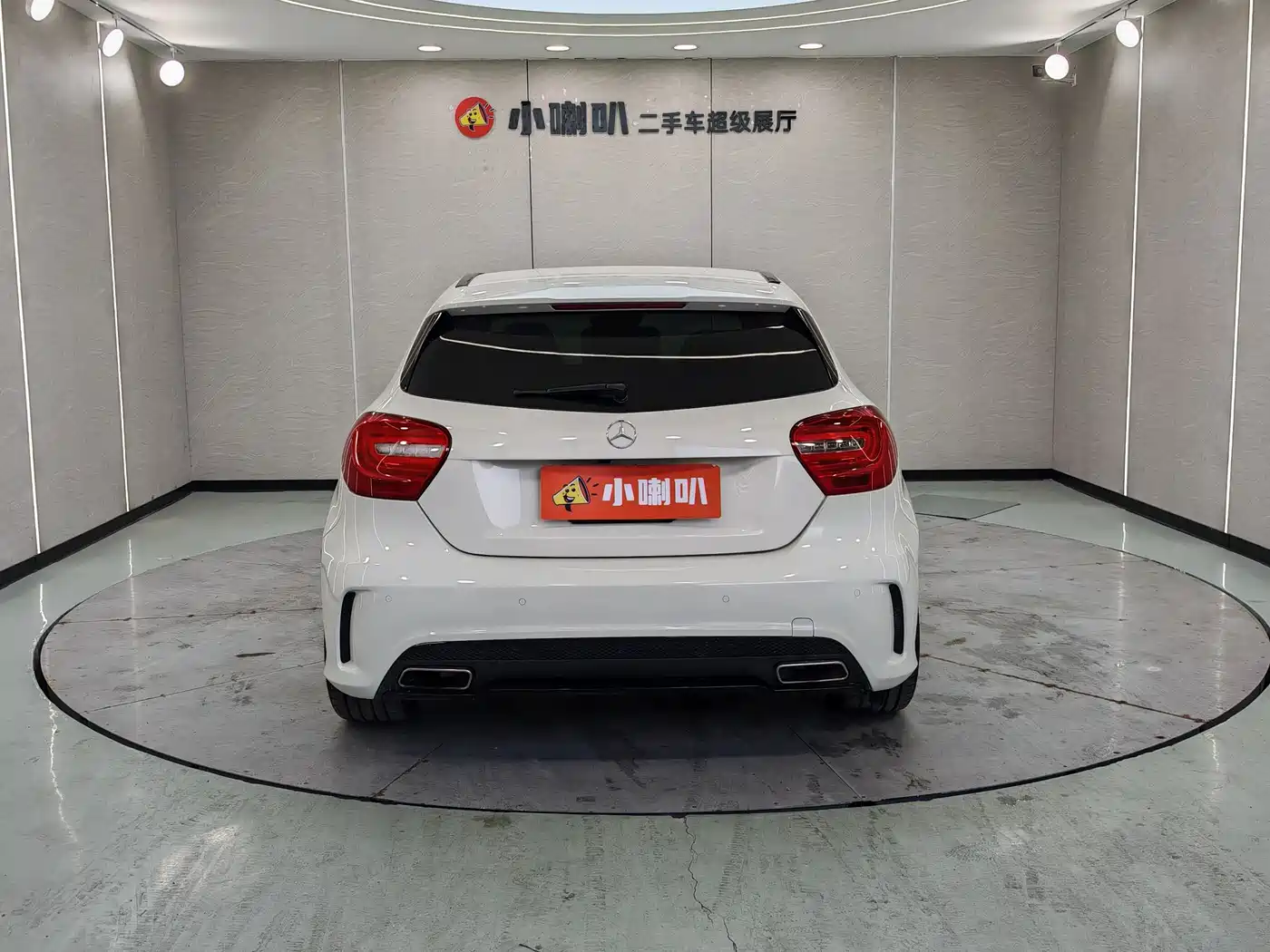 Mercedes-Benz A-Class AMG (Import) 2014 AMG A 45 4MATIC фото 4