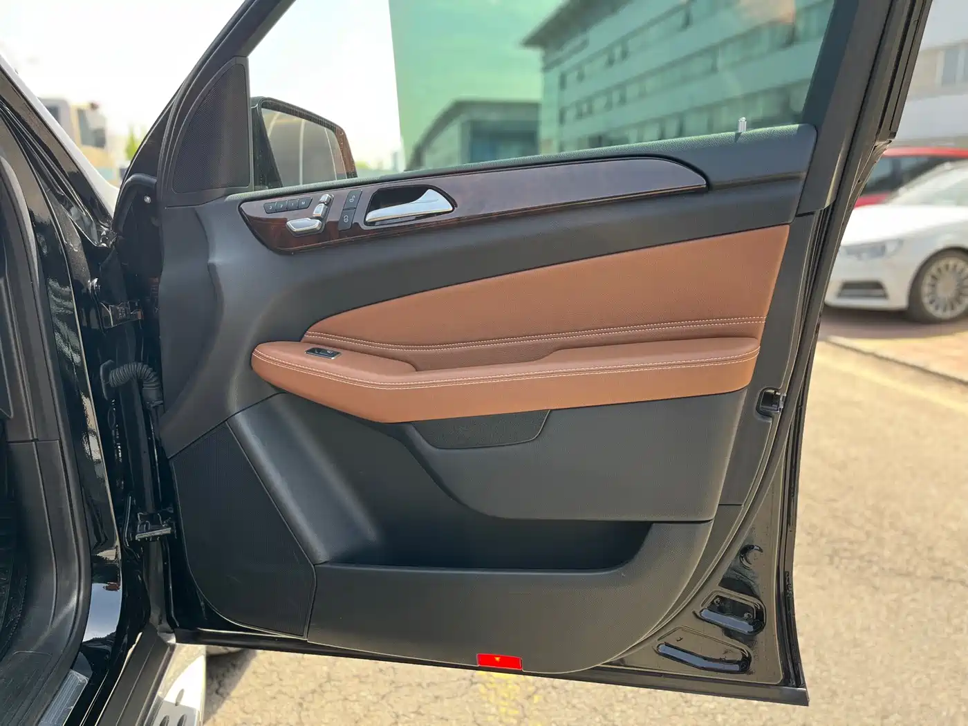 Mercedes-Benz GLS 2018 Facelift GLS 400 4MATIC Luxury фото 24