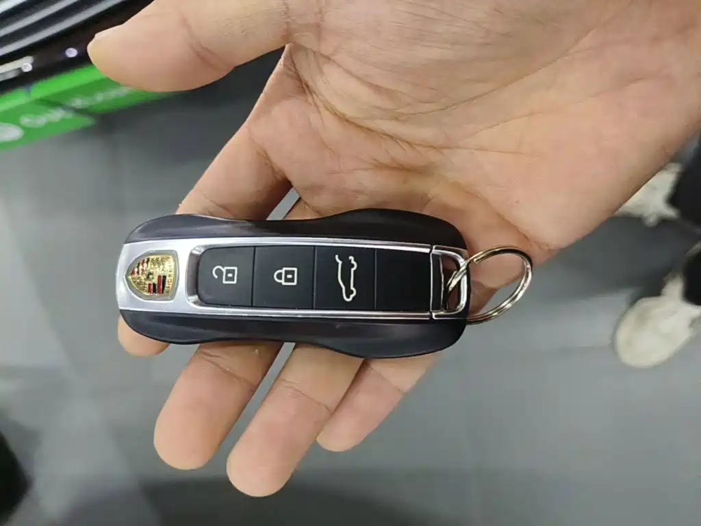 PORSCHE CAYENNE