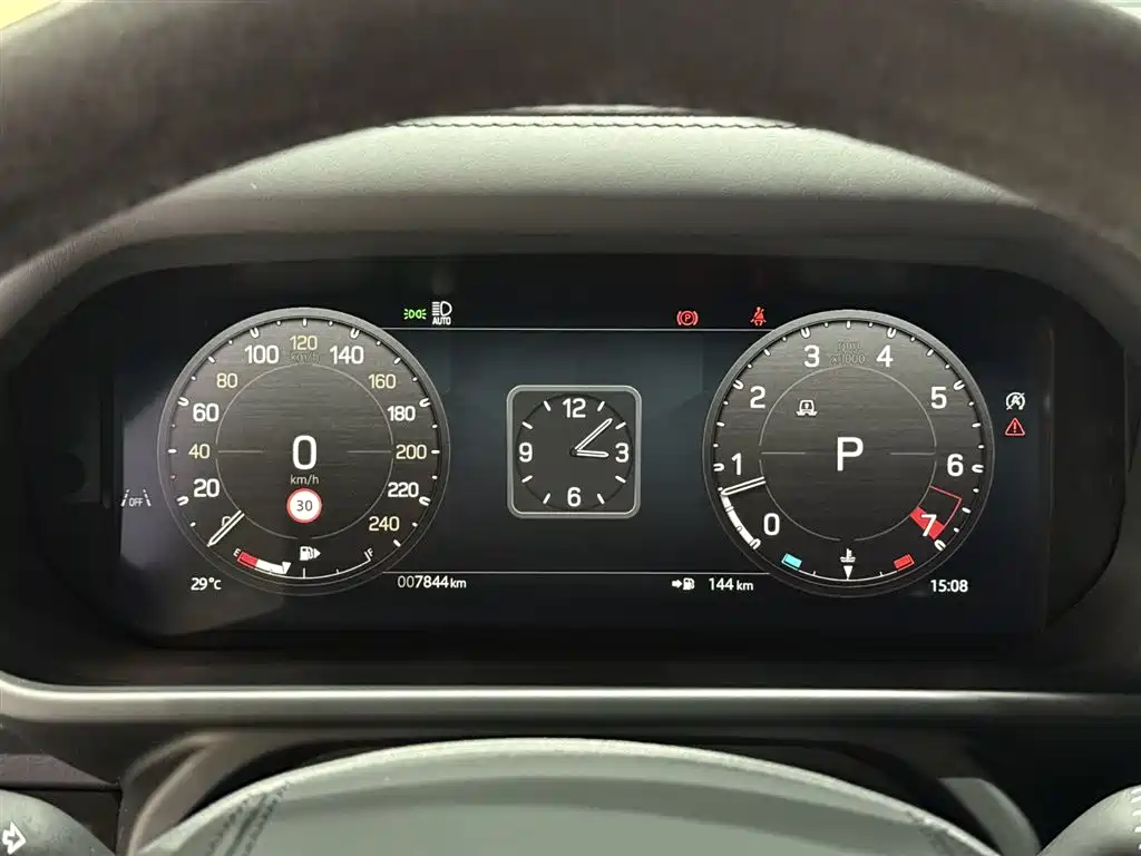 Land Rover Defender 2024 110 5.0T V8 фото 13