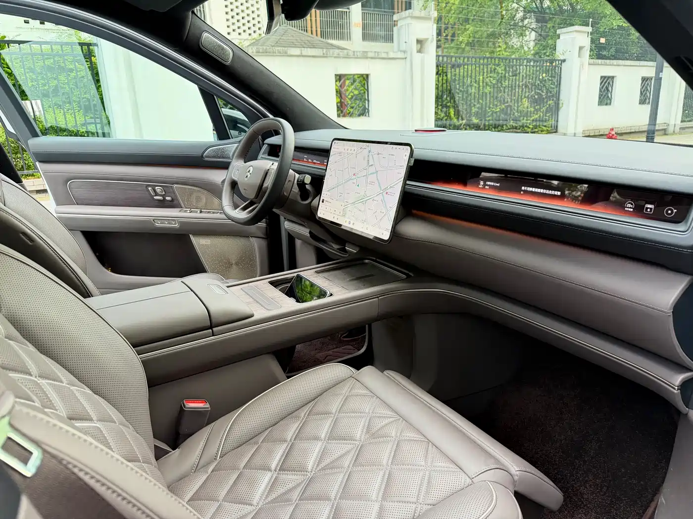NIO ES8 2025 Base Model 7-Seater фото 12