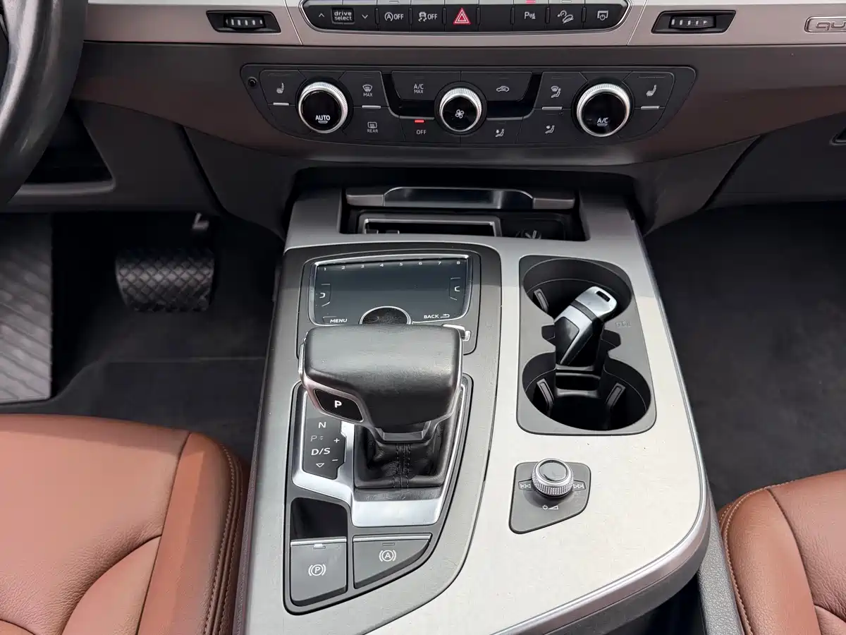 Audi Q7 2018 45 TFSI Technology фото 22