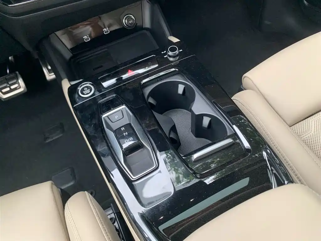 Audi Q6L e-tron 2025 Extended Range Edition фото 13