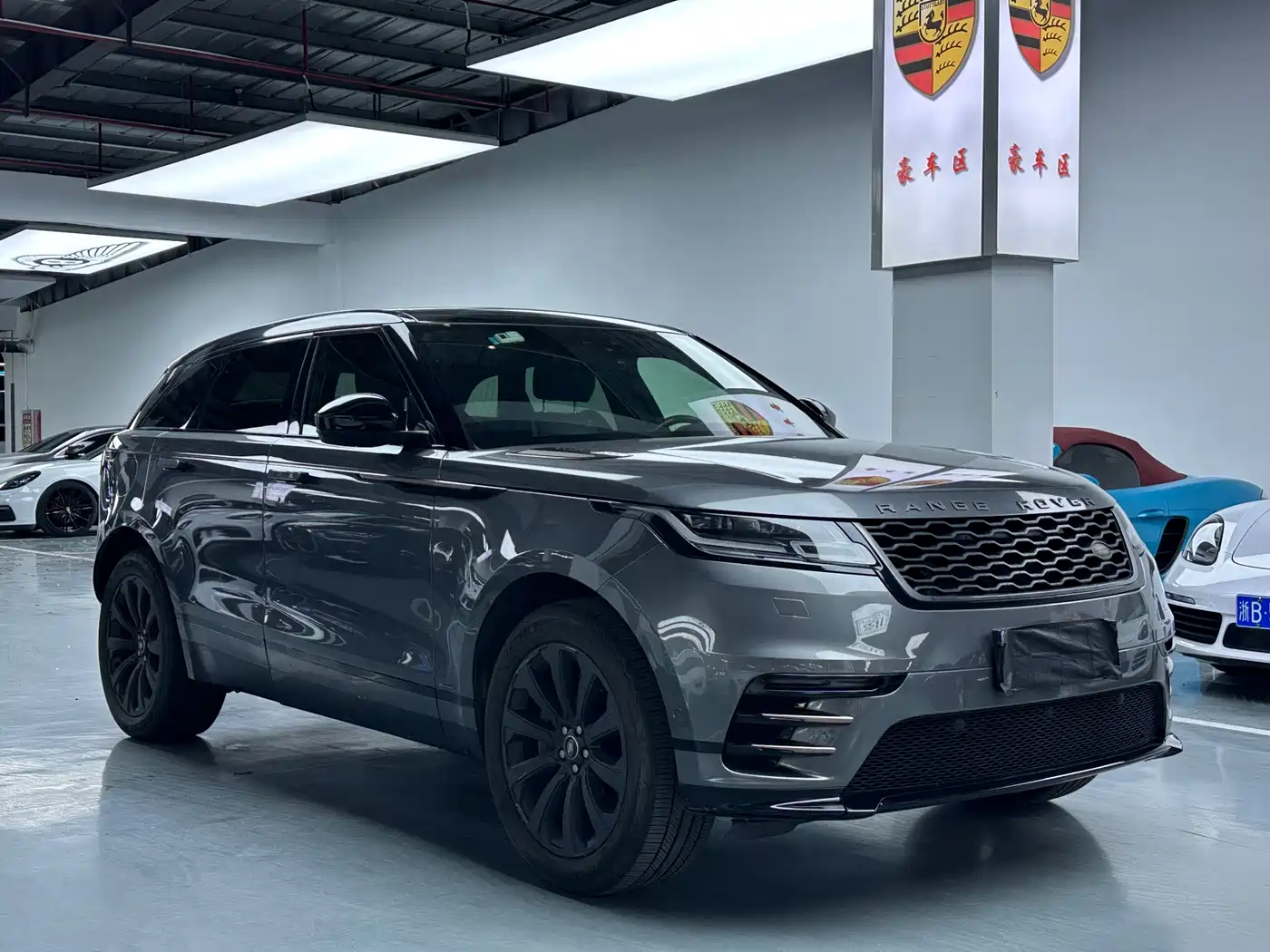 Land Rover Range Rover Velar 2019 380PS R-DYNAMIC SE фото 3